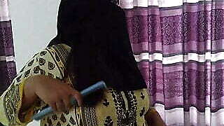 Neighbor boy fucked while hot aunty combing hair (Indian Desi Sex)