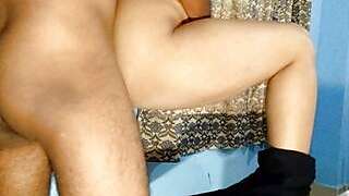 wife ki saheli ko apna mota lund chusakar choda