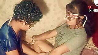 Hot desi sonali bhabi  husband ki friend ko choda