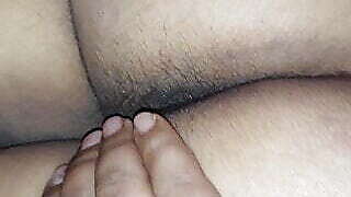 Desi bhabhi ki gand ki malish ki.