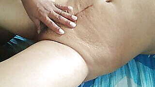 Pati ke office jane ke bad parosi ke sath kamar utha utha ke chudwayi