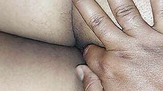 Maa ki gand me ungli dali sote hue. Indian big ass lovers.