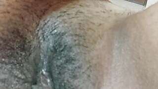 Bhabhi ji kr rhi hai apni chut me ungli