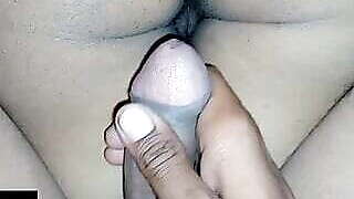 Bhabhi ki full chadai video my house and seen now.