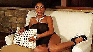 Indian MILF Priya teases then pleases her sexy wet hole