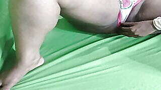 HOUSEWIFE SAVEING HIS PUSSY BY SERVENT