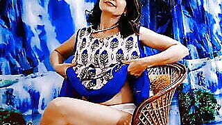 Super Hot Babe Delicious Tight Tits Flashing.