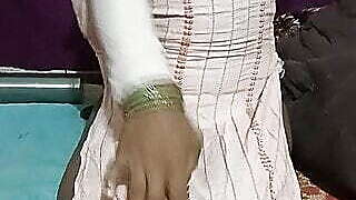 Kais lag rahi hu hum ab batawo mujhe