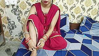 Bhabhi Ne Chduai ke Maje liye Apne Devar Se  Indian desi bhabhi fucked her dever late night fucking village beautiful bhabhi hindi audio