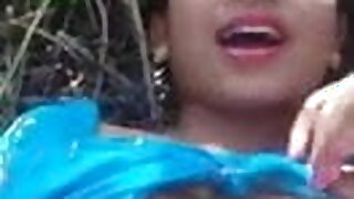 Desi village girl ki chudai in outdoors