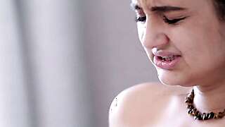 Smokeshow Barista Eliza Ibarra Slips Dude Her Number